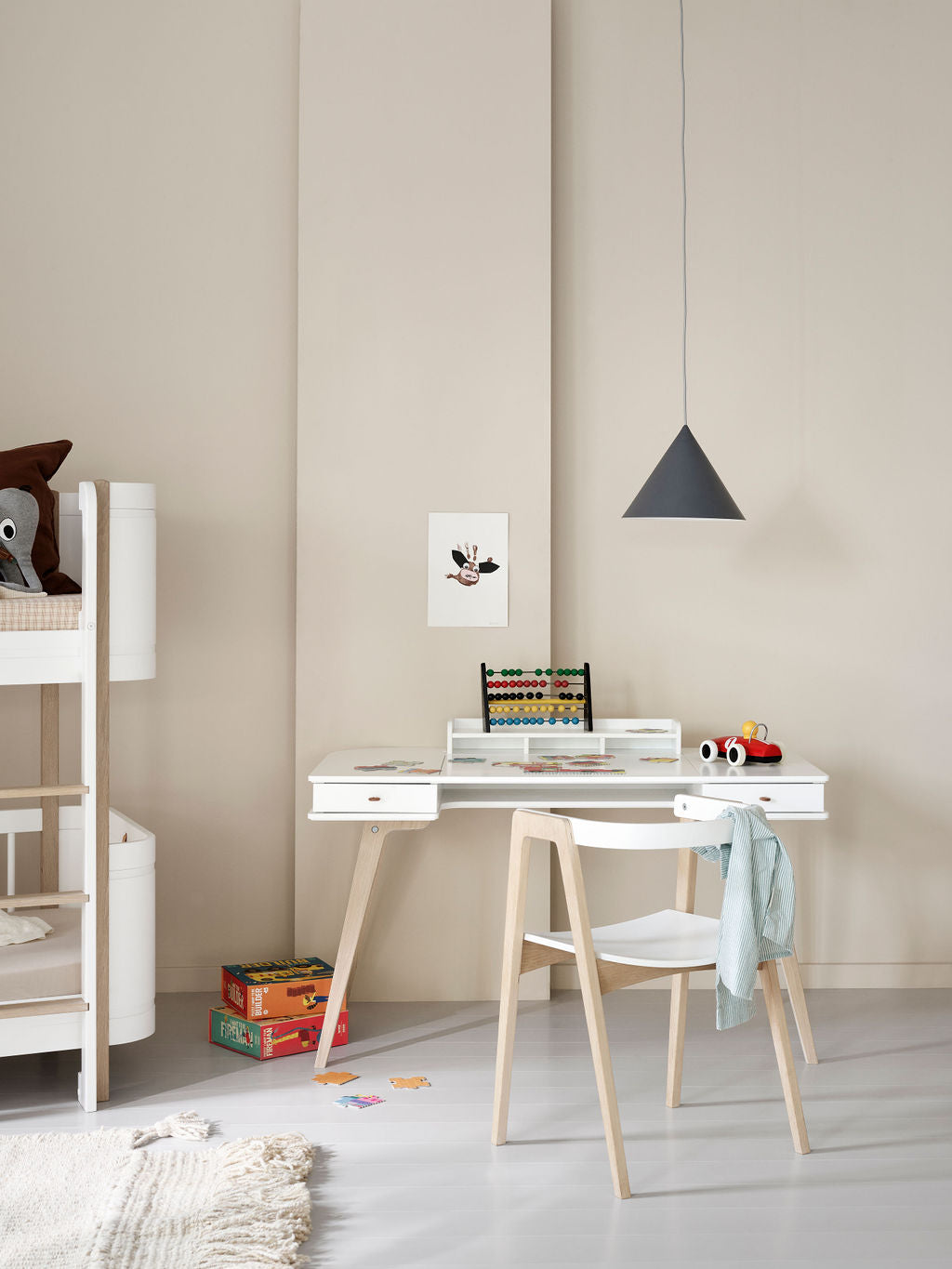 Oliver Furniture Wood Original Schreibtisch weiss-Eiche für Kinder, Jugendliche und junge Erwachsene.