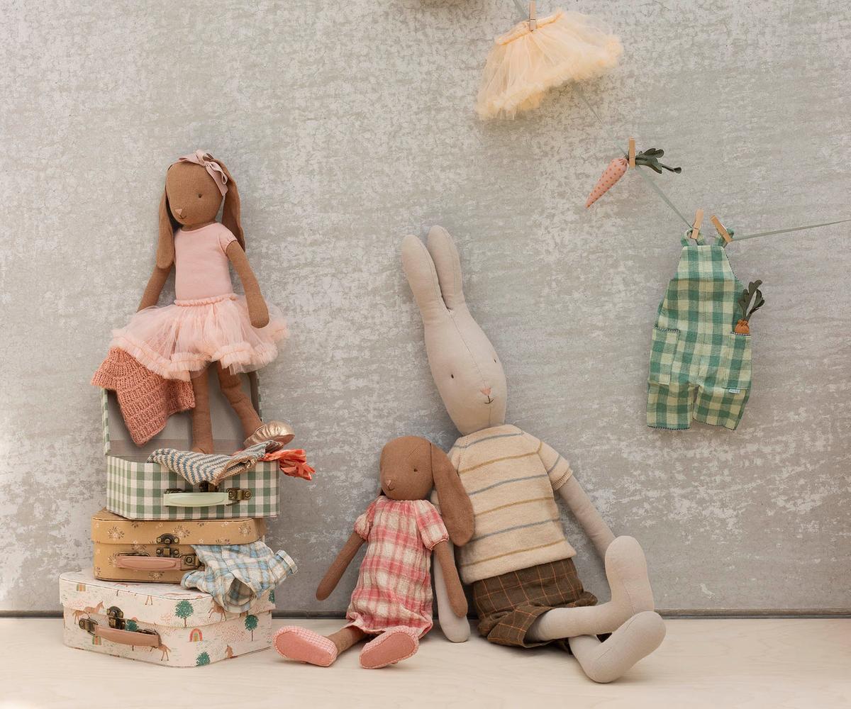 Maileg-Hase-Bunny-Size-3-chocolate-brown-dress-16-5300-00