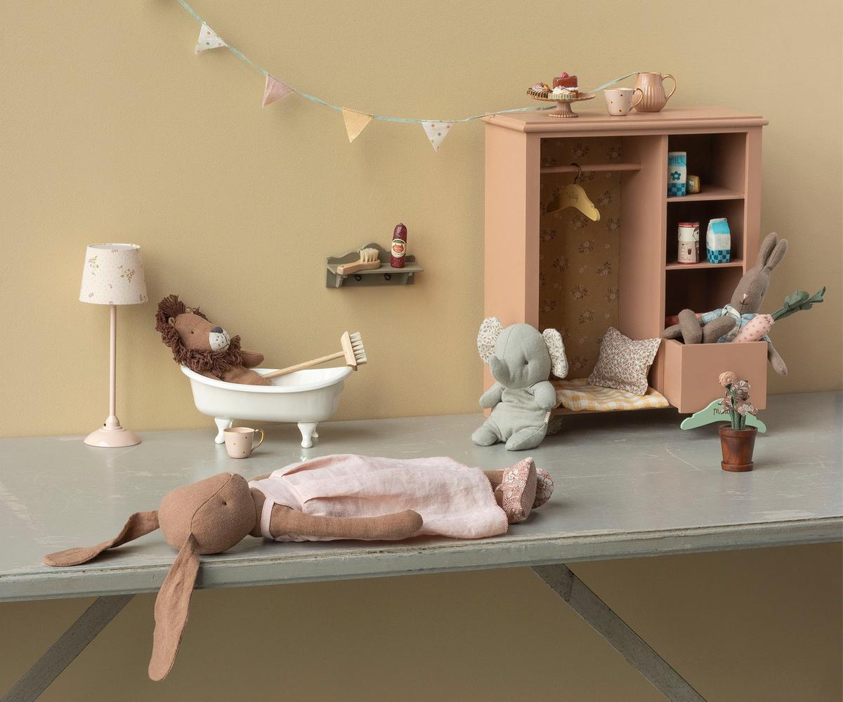 Maileg-Bunny-grösse-3-chocolate-brown-kleid und schuhe-16-6300-00