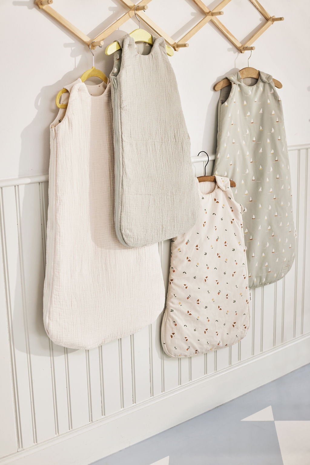 Dear-April-Sleepingbag-winter-Songbirds