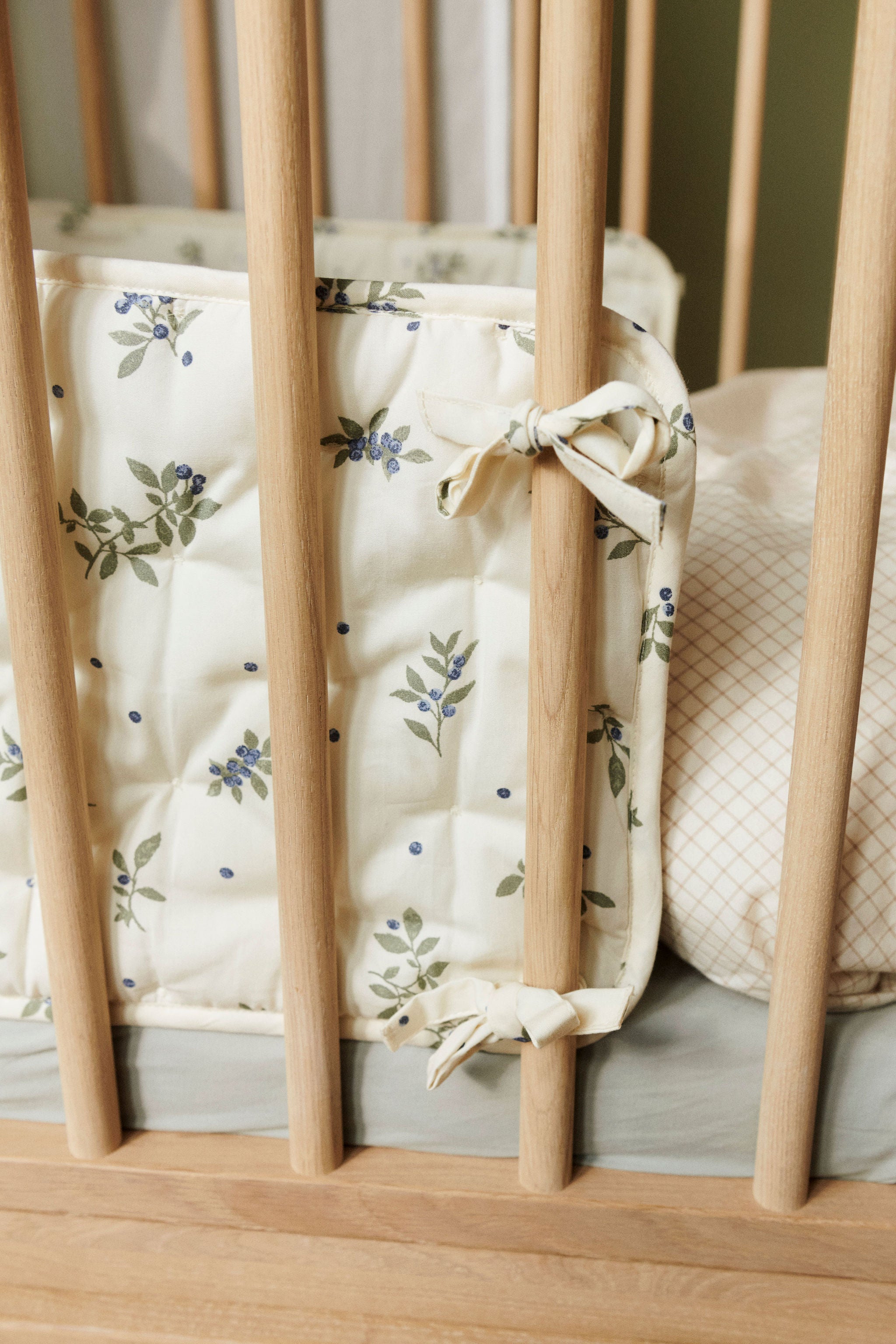 Dear April-Bettnestchen-Nori-Blueberries-4-101-25