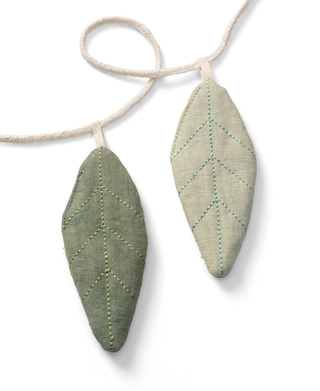 Dear-April-Garland-Leaves-7-106-00