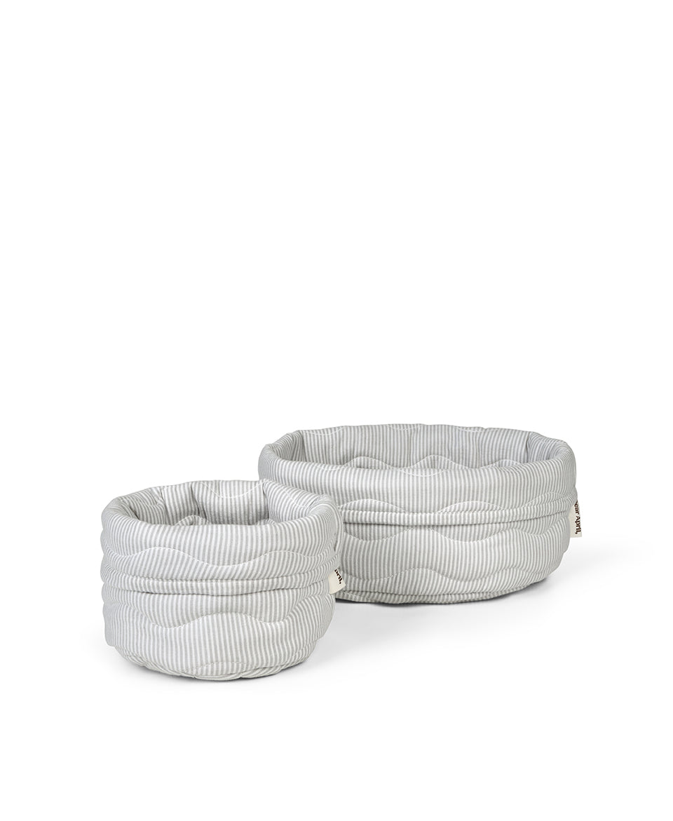 Zwei Aufbewahrungskörbe Kiki Dew Stripe für Baby- und Kinderzimmer