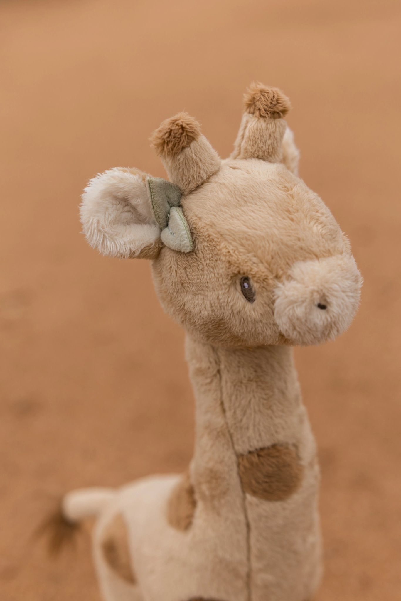 Safari Friends Giraffe Kuscheltier mit Blätterdetails