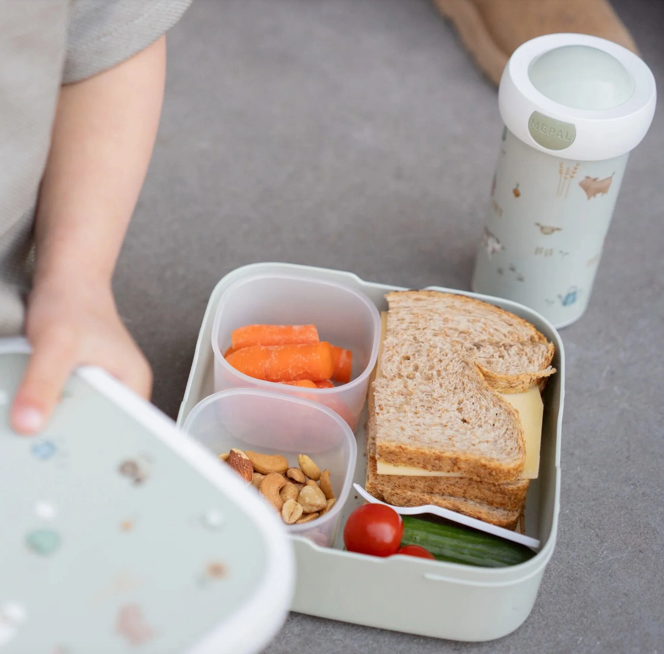 Little-Dutch-Bento-Lunchbox-Campus-gross-Little-Farm-107435065399