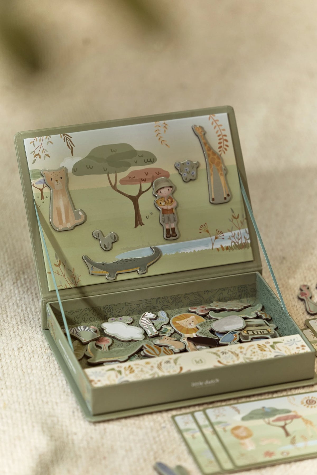 Spielbox mit Magneten und Safarie Tieren von Little Dutch.