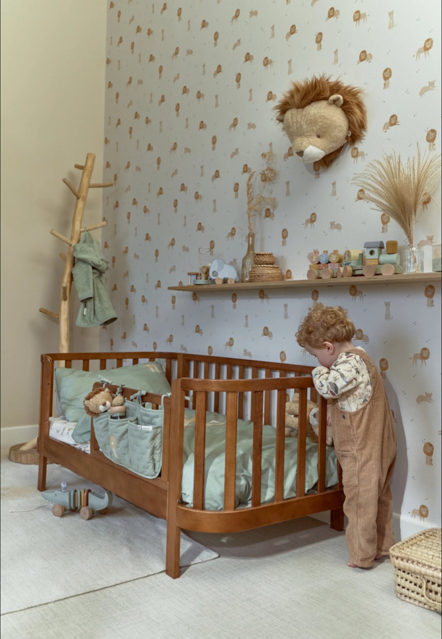 Gelber Löwe Tierkopf von Little Dutch im liebevoll eingerichteten Kinderzimmer