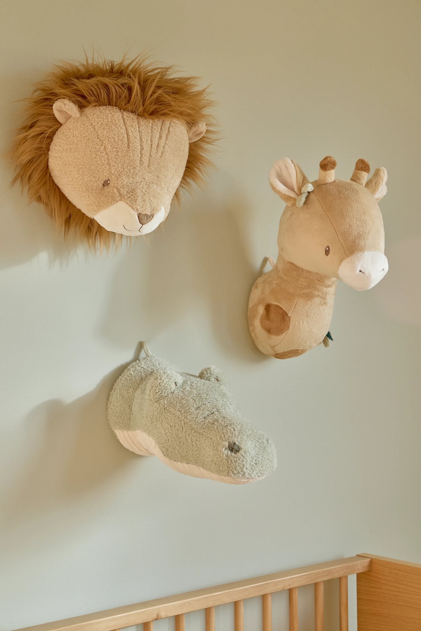 Kuschelige Mähne des gelben Little Dutch Plüsch-Löwen für die Wand