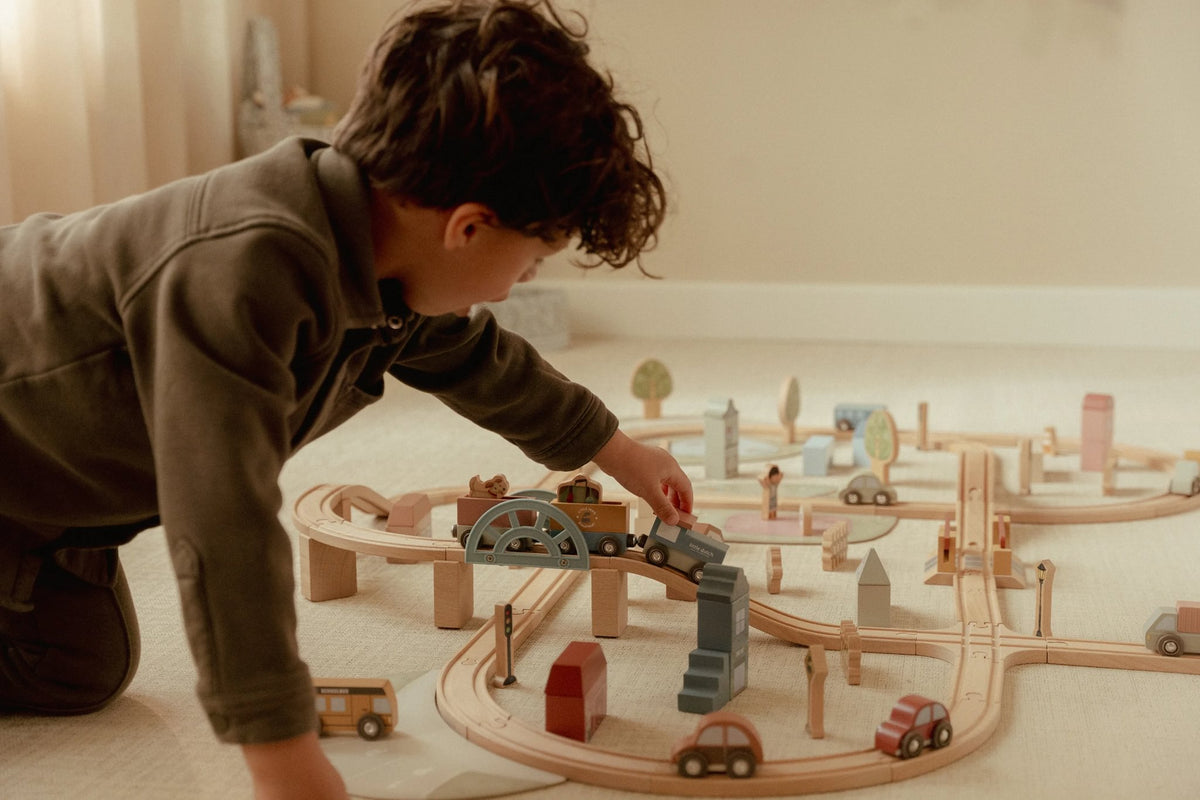 Little Dutch Holzeisenbahn XL als kreatives Holzspielzeug für Kinder ab 3 Jahren