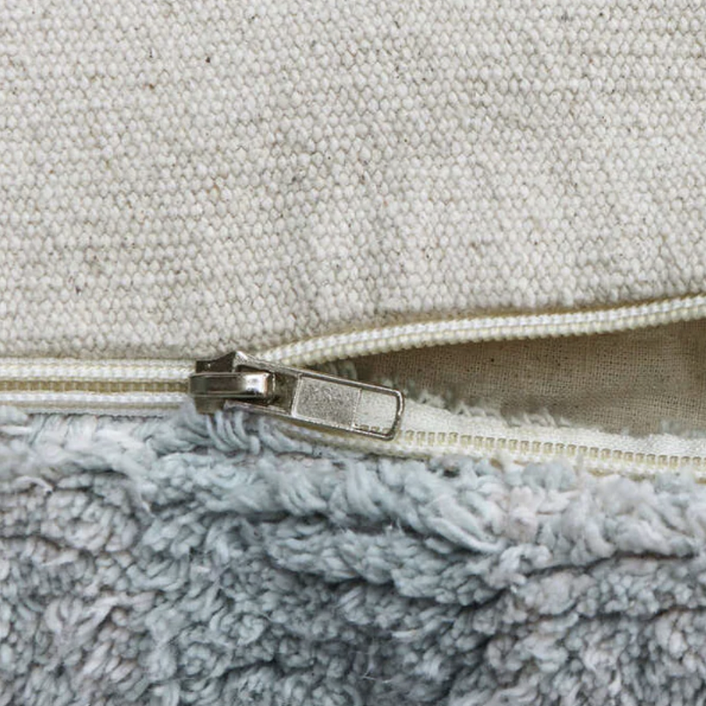 Lorena-Canals-Sitzpouf-Vichy-blue-sage