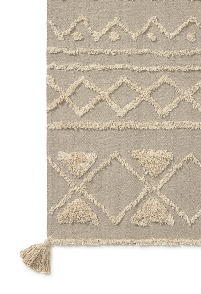 Handgefertigter Teppich mit Tribal Muster