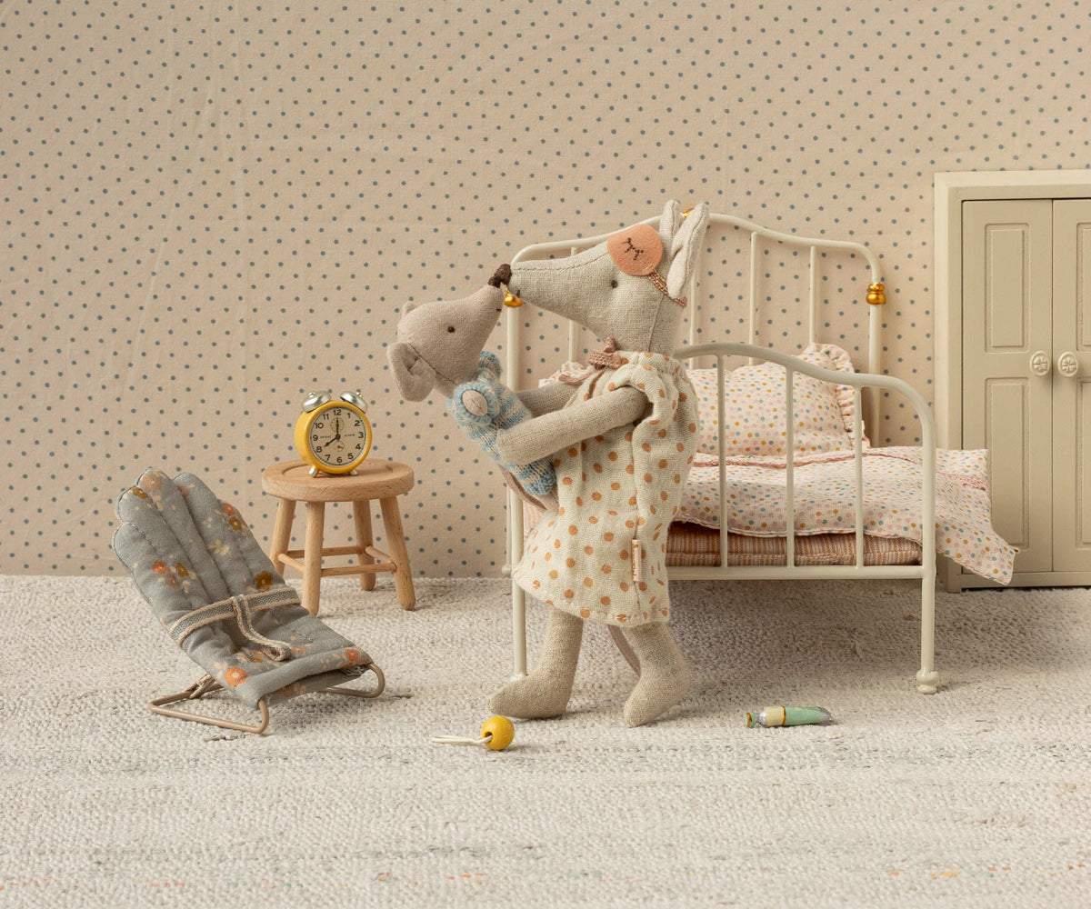 Maileg-Nachthemd-Mama-Maus-hellgrau-17-5314-00