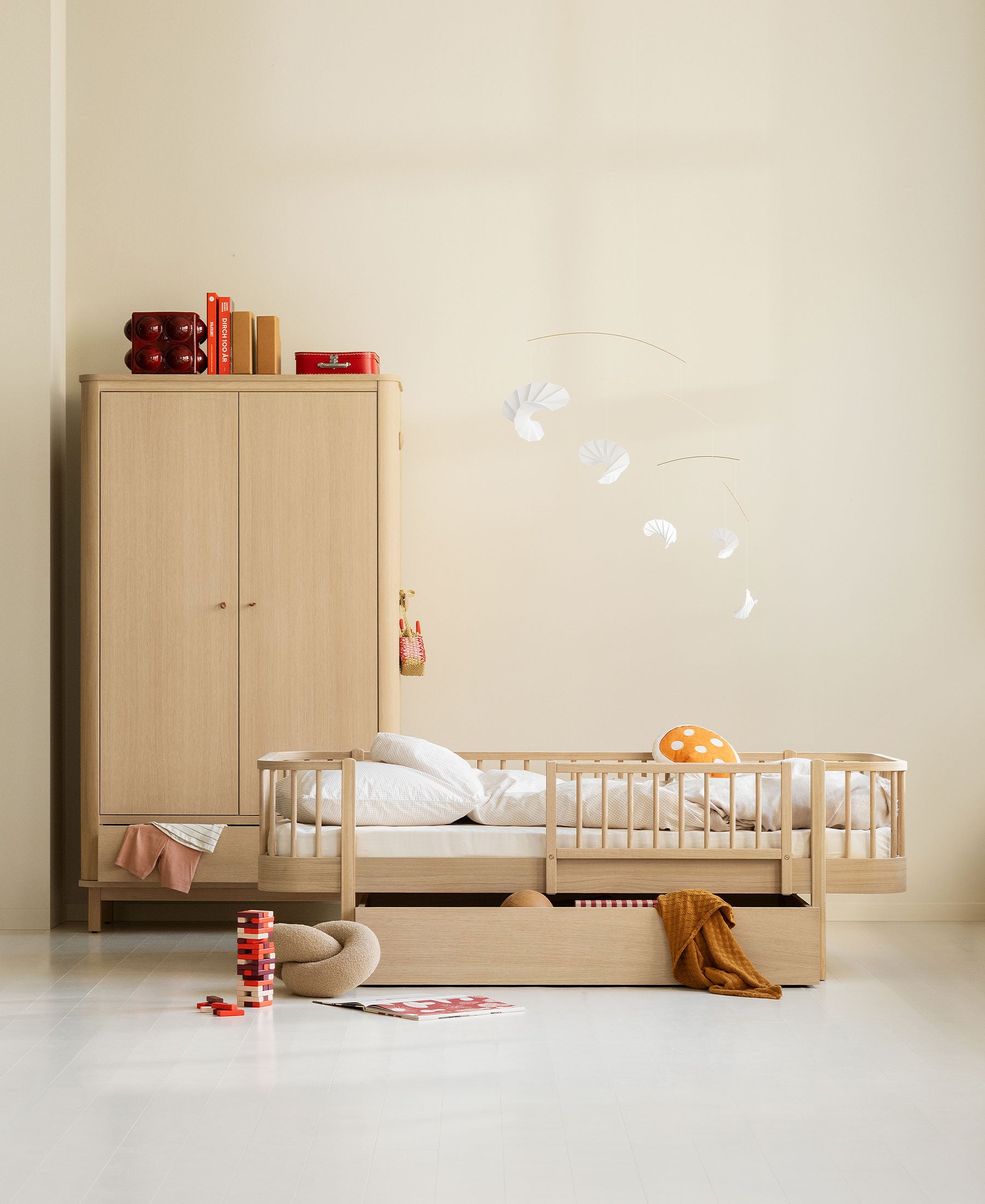 Oliver Furniture Bettsofa Eiche mit Wood Schrank Eiche im zeitlosen skandinavischen Design