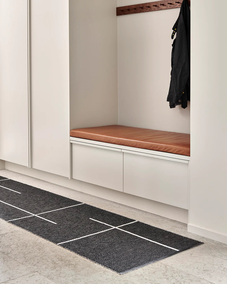 Pappelina-Teppich-Fred-Black