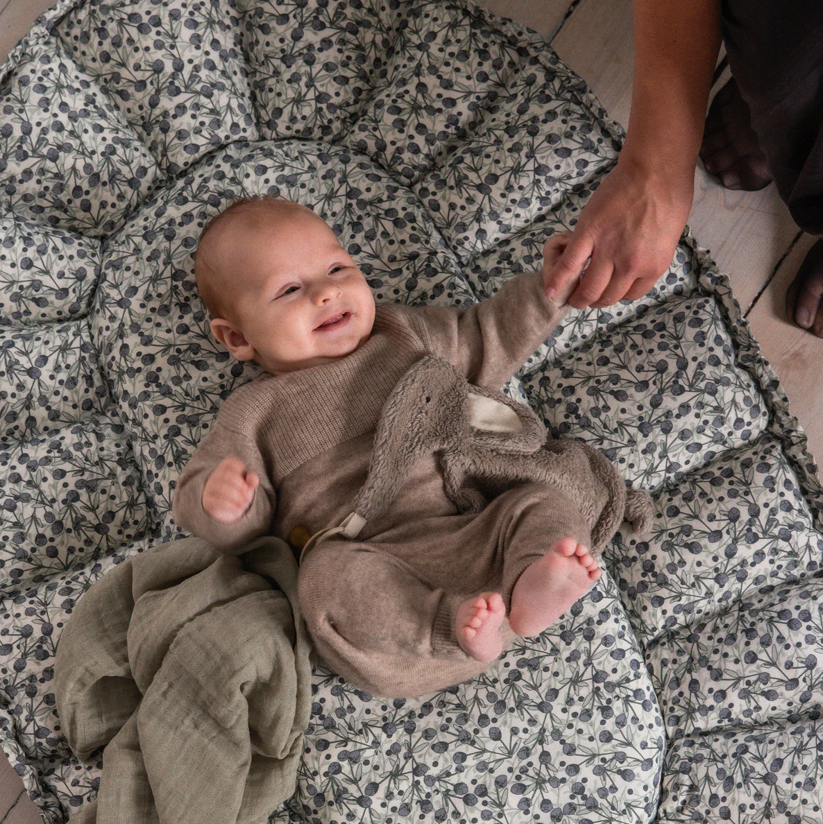 Sebra-3-in-1-Baby-Nestchen-blue-olive