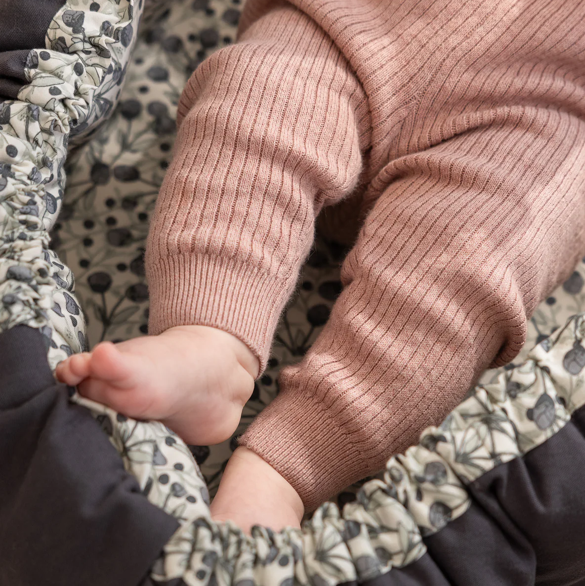 Sebra-3-in-1-Baby-Nestchen-blue-olive