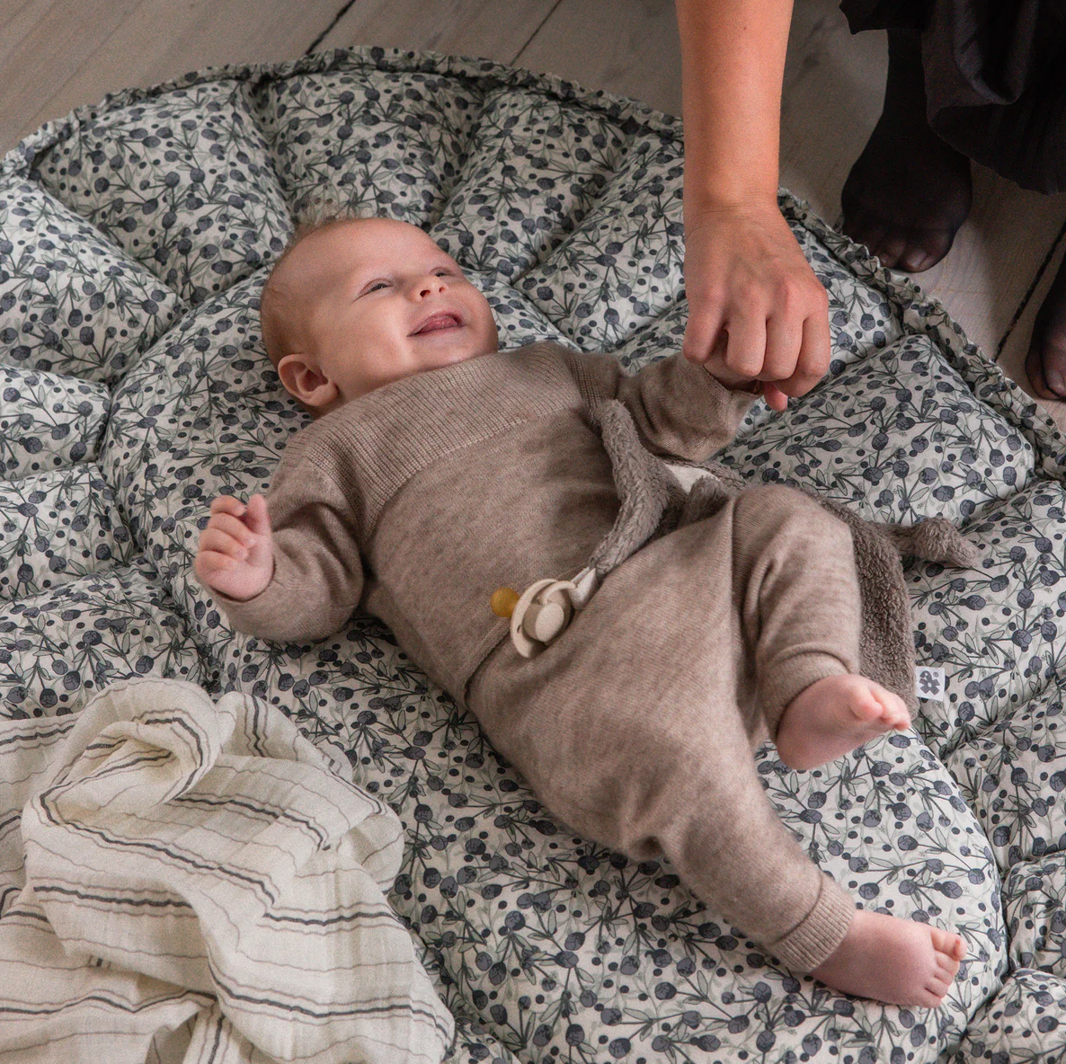 Sebra-3-in-1-Baby-Nestchen-blue-olive