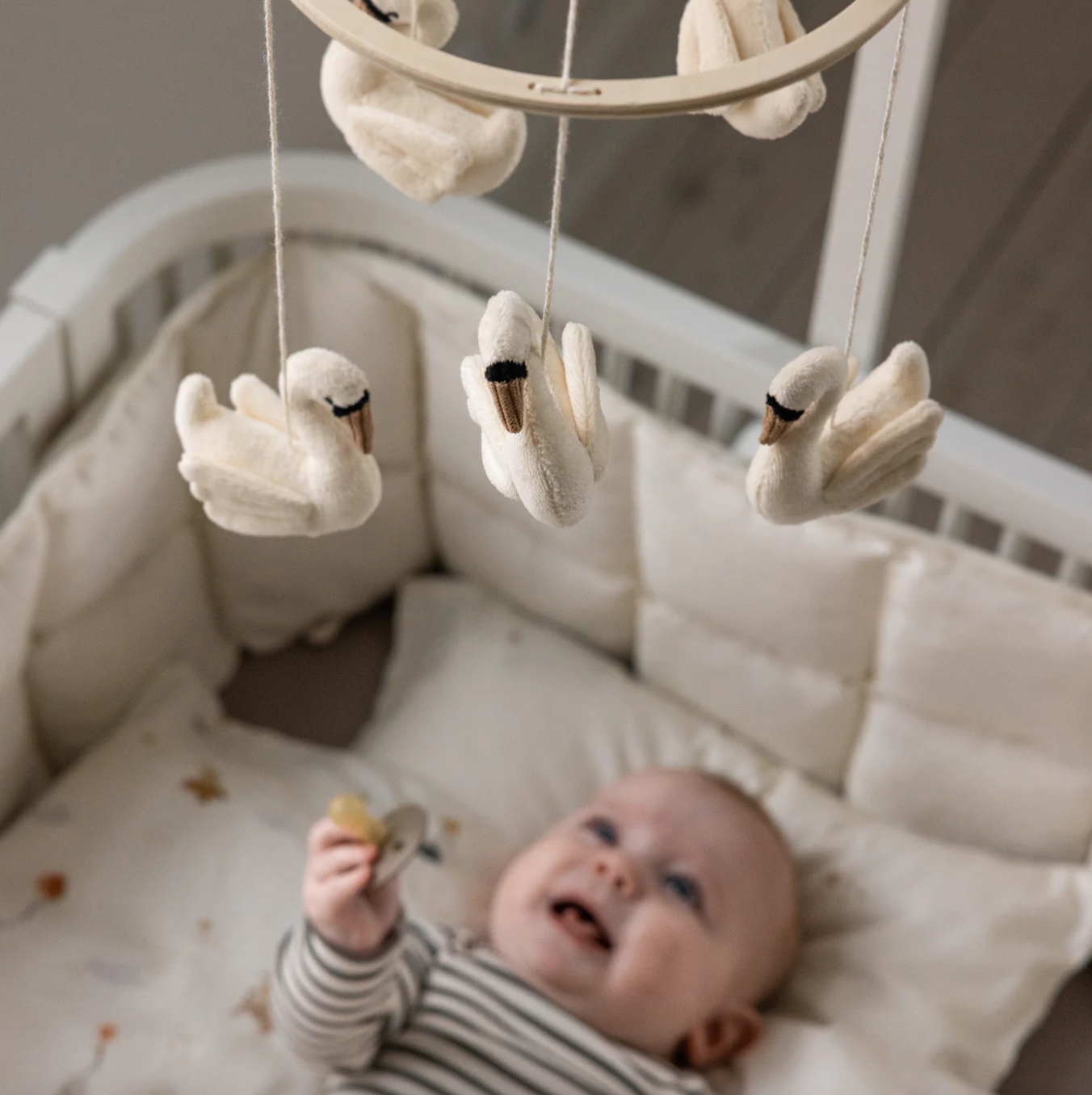 Sebra-Babymobile-Schwäne-801830006