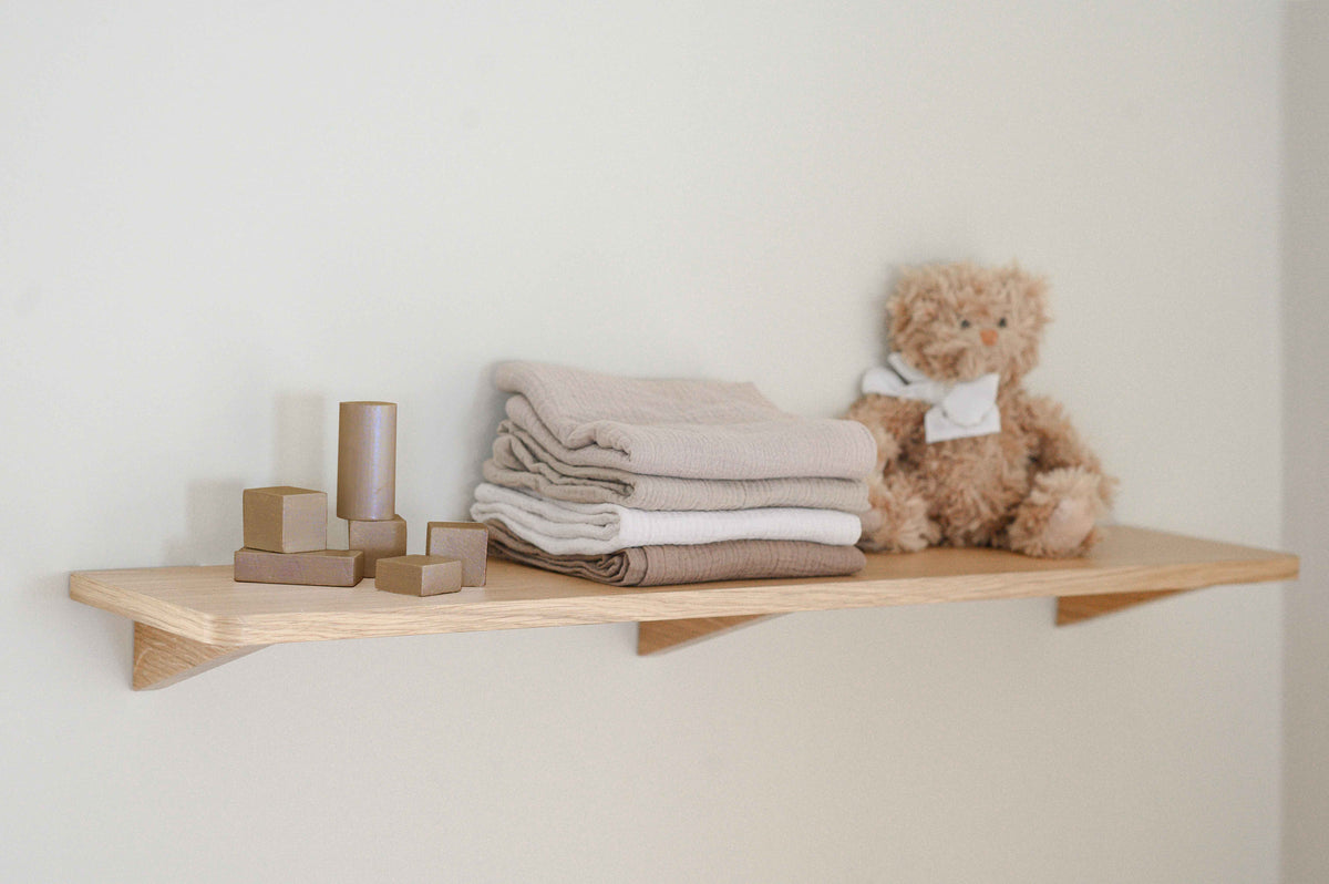 Nature Wandregal von We Are Bitte als stilvolle Ablage im Kinderzimmer