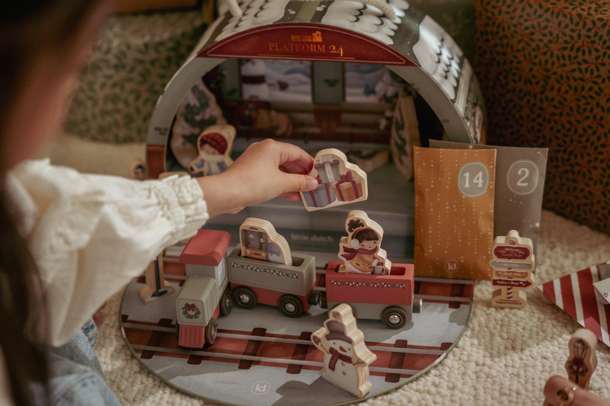 Little-Dutch-Adventskalender-Zug-FSC-LD4880