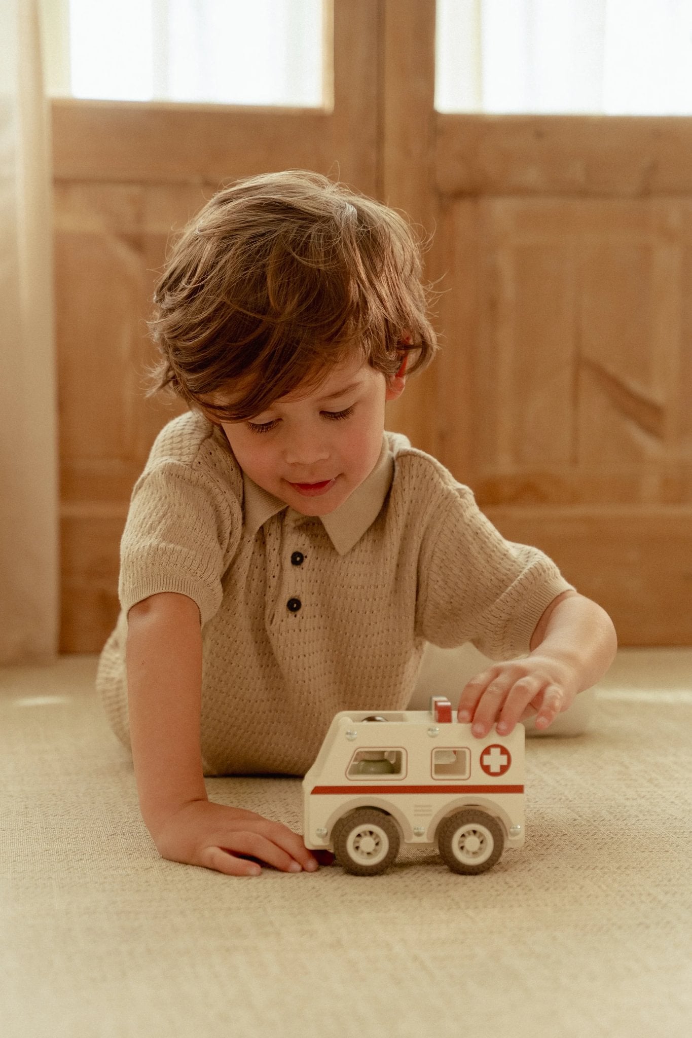 Little Dutch-Ambulanz-Holz-Krankenwagen-Krankenauto-LD2527