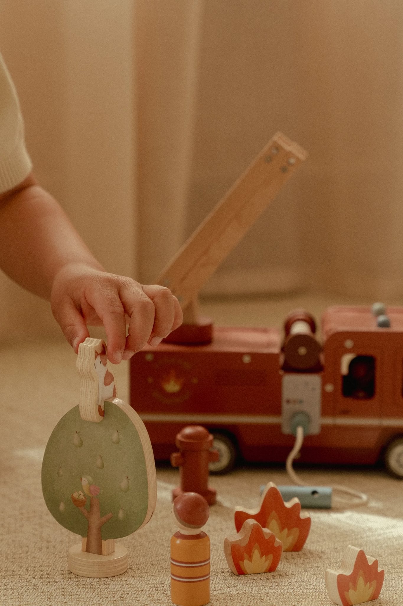 Little-Dutch-Feuerwehrauto-Set-FSC-LD2536