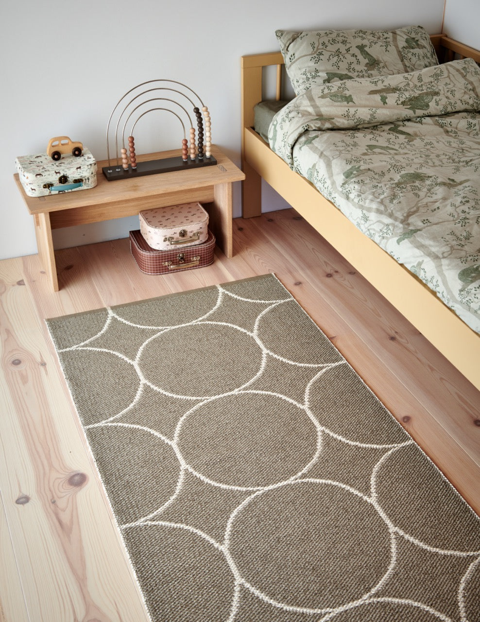 Pappelina-Boo-Dark-Linen-Carpet