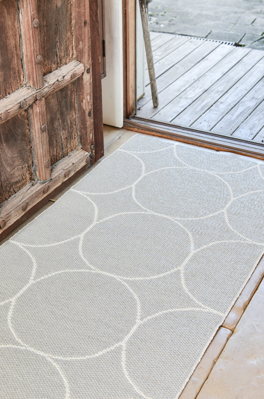 Pappelina-Boo-Teppich-Linen