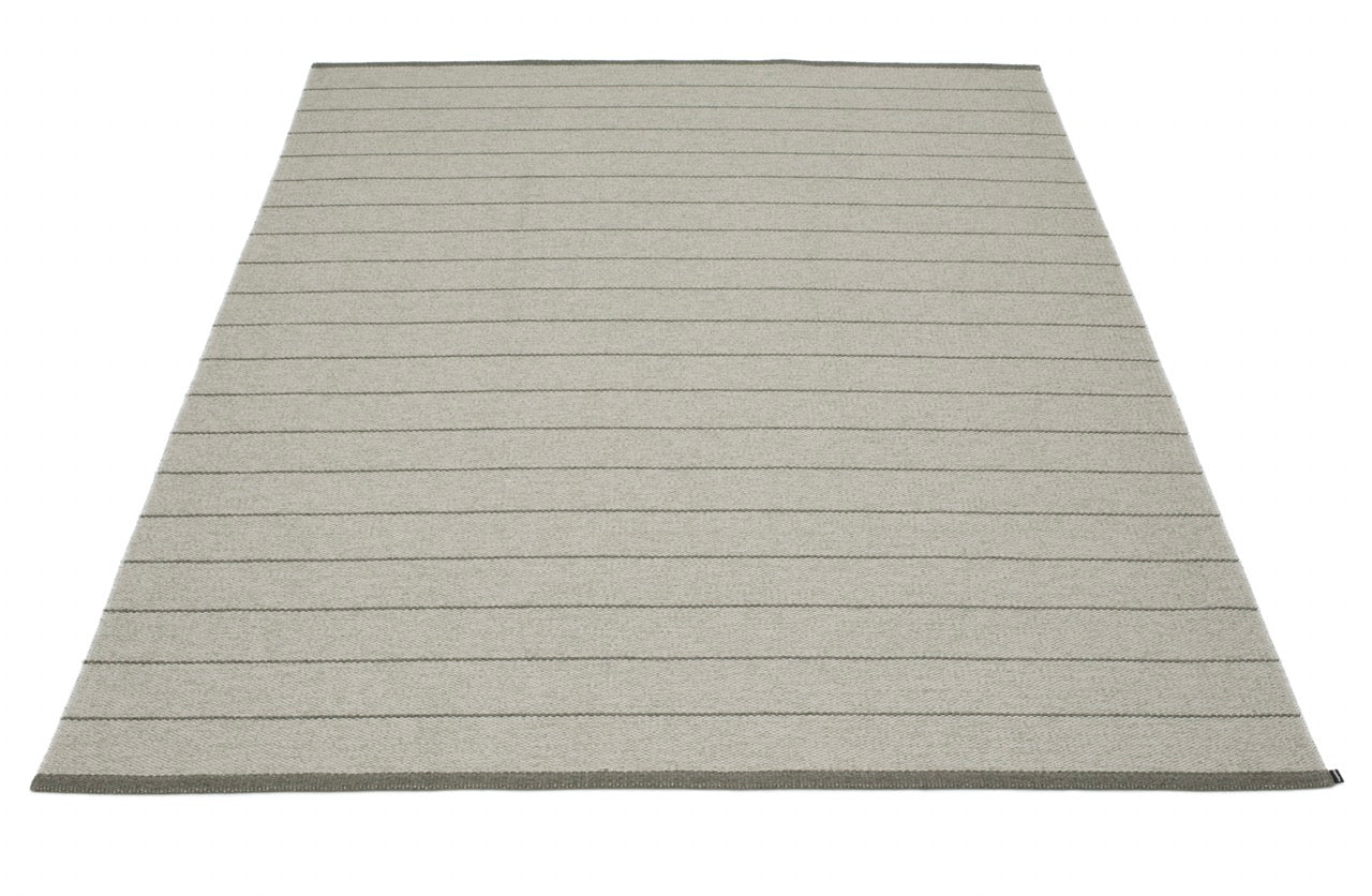 Pappelina-Teppich-Carl-Warm-Grey-Fossil-Grey