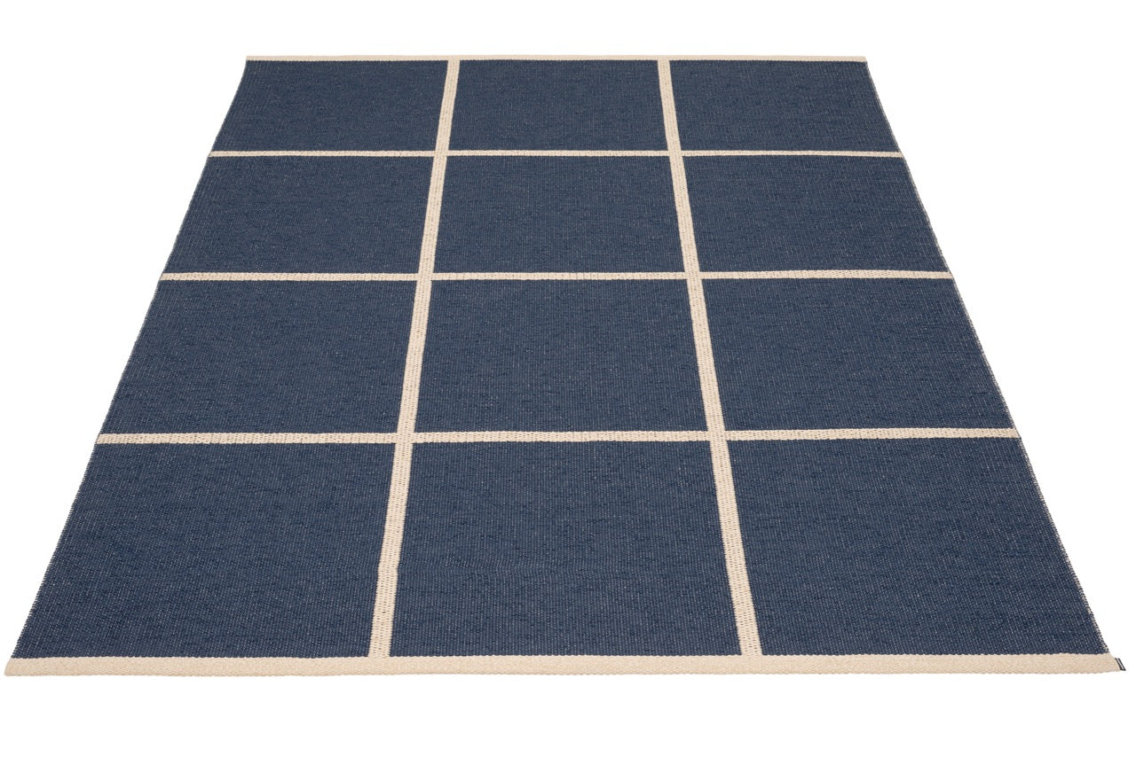 Pappelina-Criss-Dark-blue-Carpet