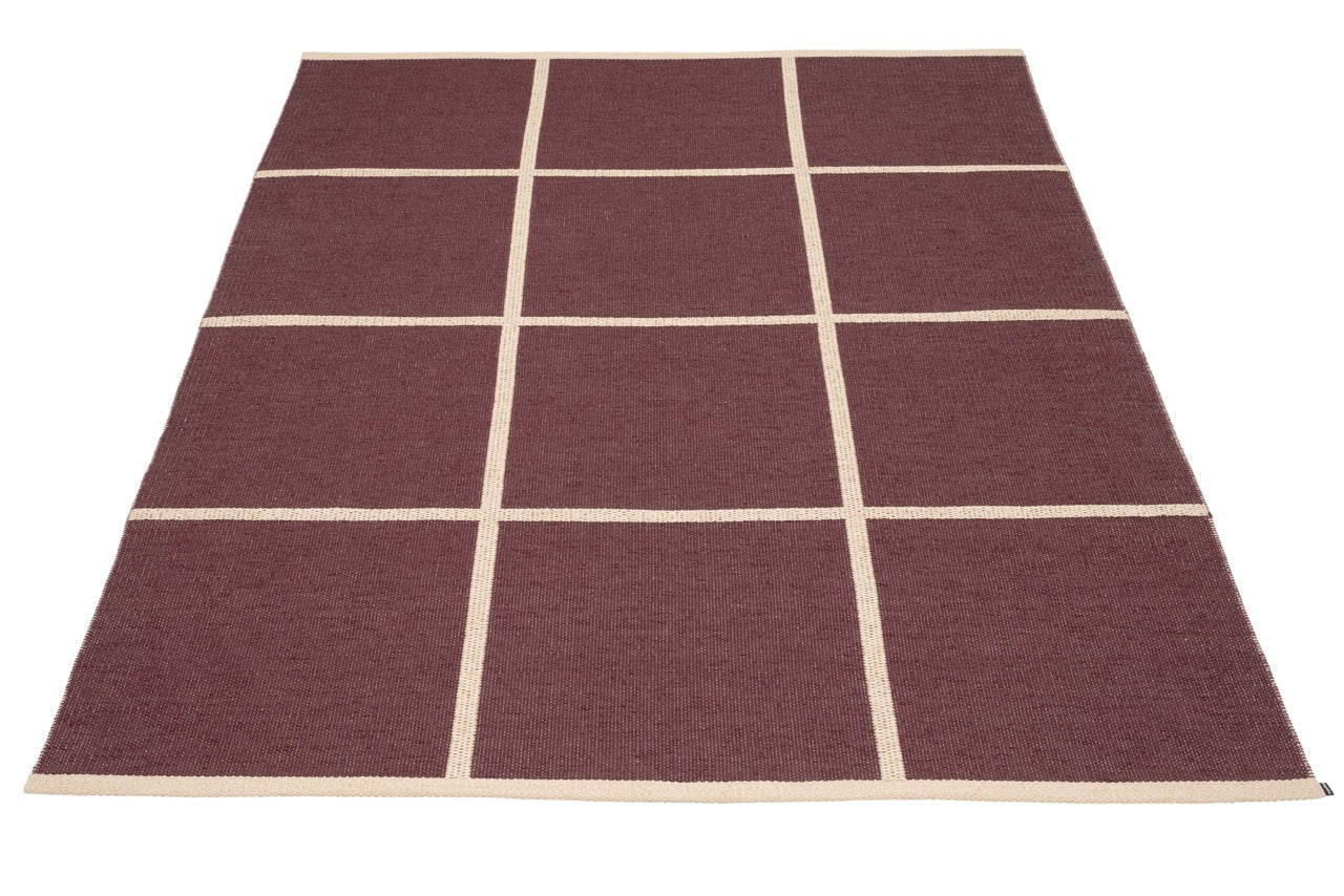 Pappelina-Criss-Burgundy-Carpet