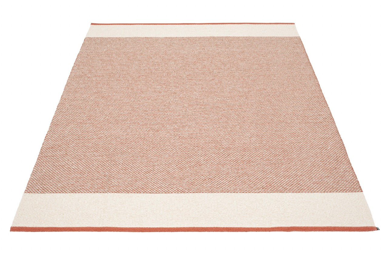 Pappelina-Teppich-Edit-Brick-Vanilla-Linen-Metallic