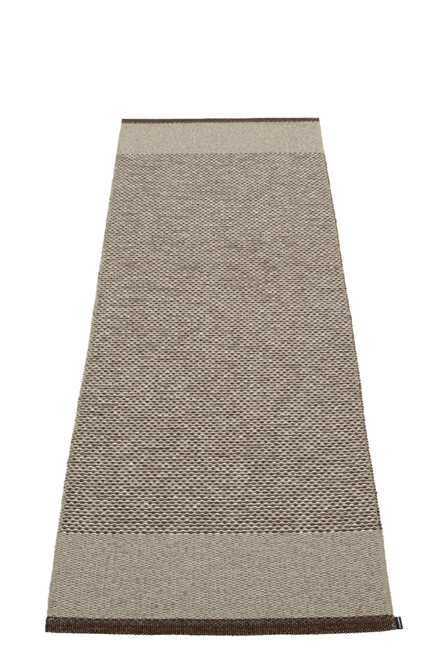 Pappelina-Dark-brown--dark-linen-metallic-teppich