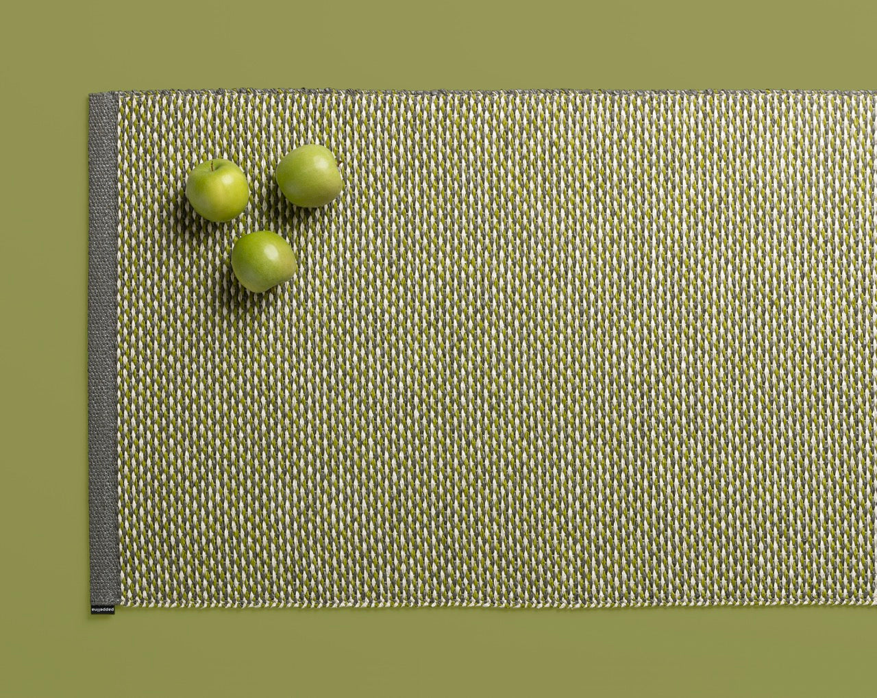 Pappelina-Teppich-Effi-Apple Charcoal Vanilla