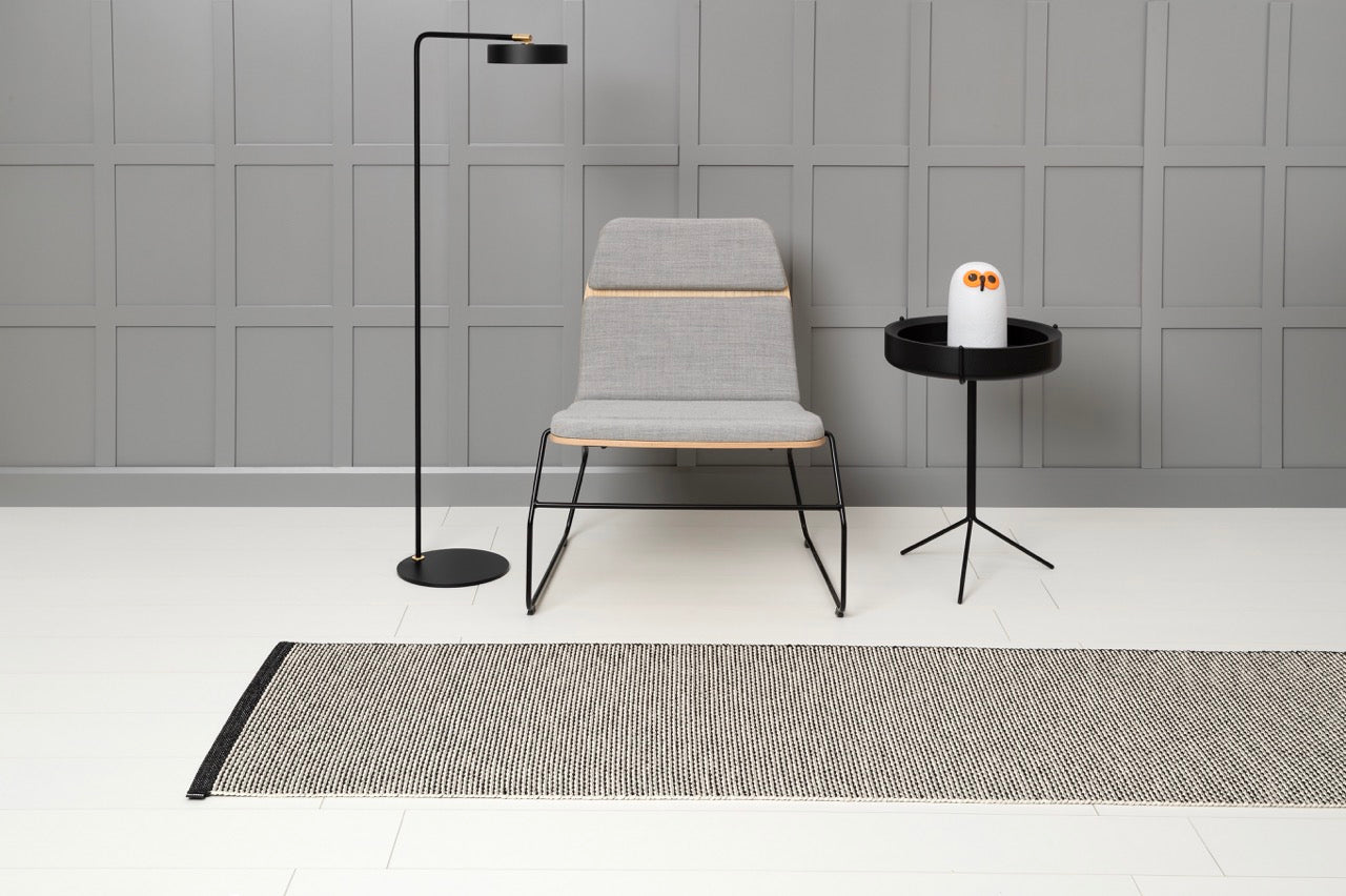 Pappelina-Teppich-Effi-Black-Warm-Grey-Vanilla