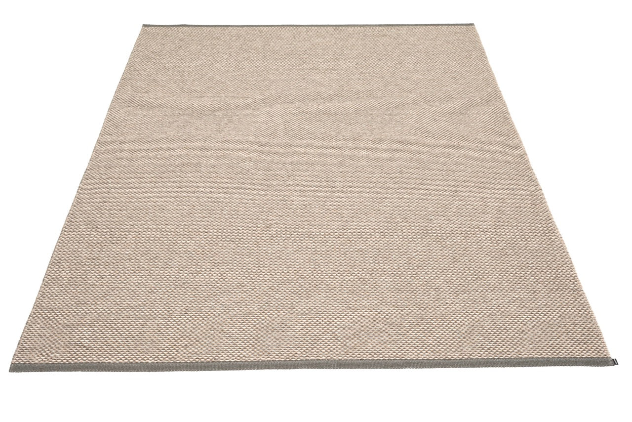 Pappelina-Effi-Teppich-Charcoal Light Nougat Vanilla