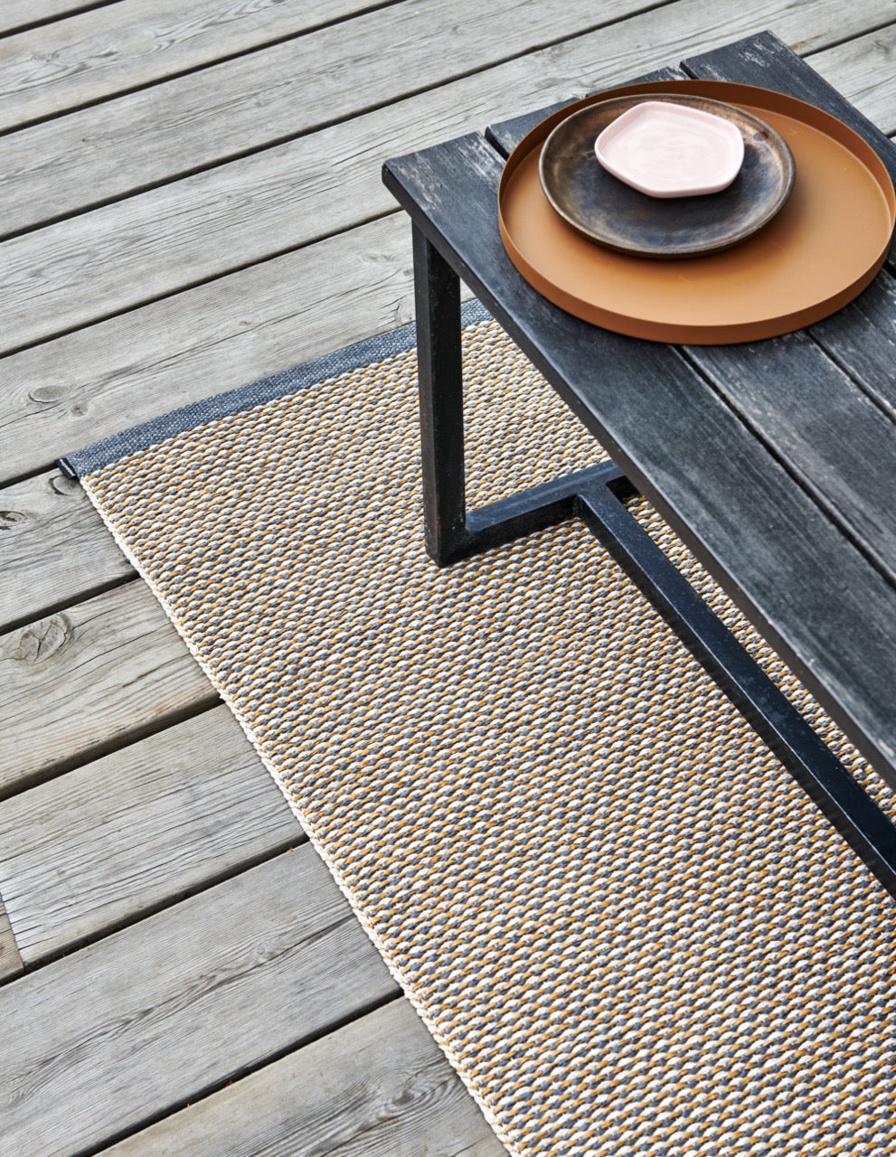 Pappelina-Effi-Teppich-Granit Ochre Vanilla