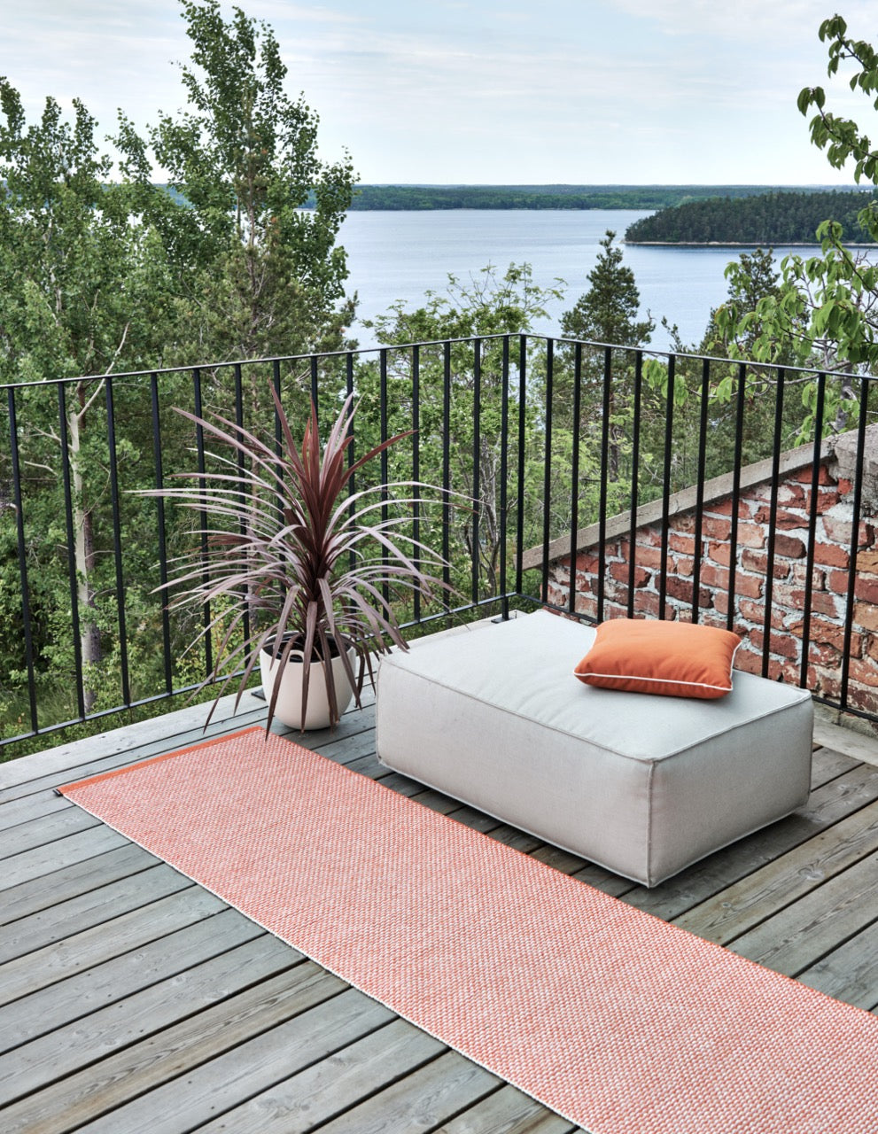 Pappelina-Teppich-Effi-Orange Piglet Vanilla