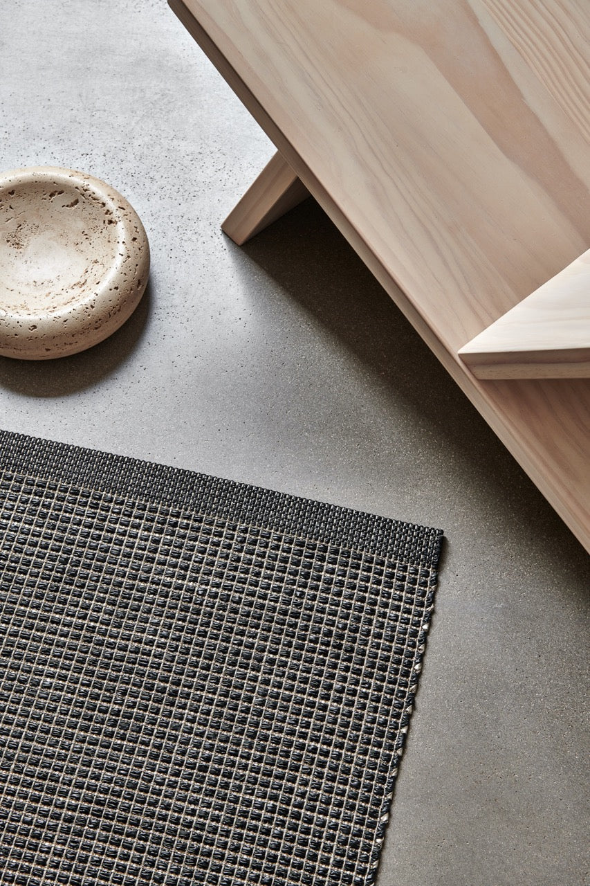 Pappelina-Carpet-Emm-Black