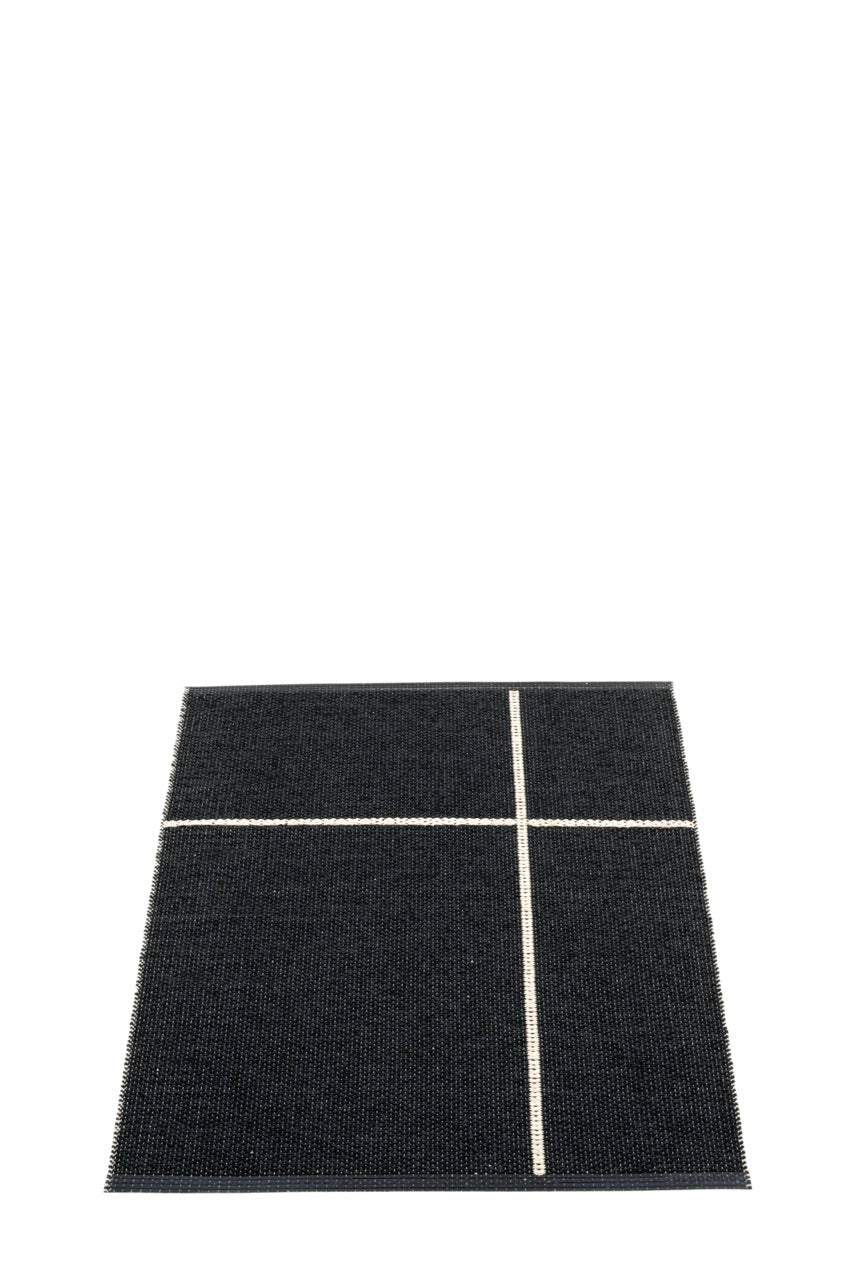 Pappelina-Teppich-Fred-Black