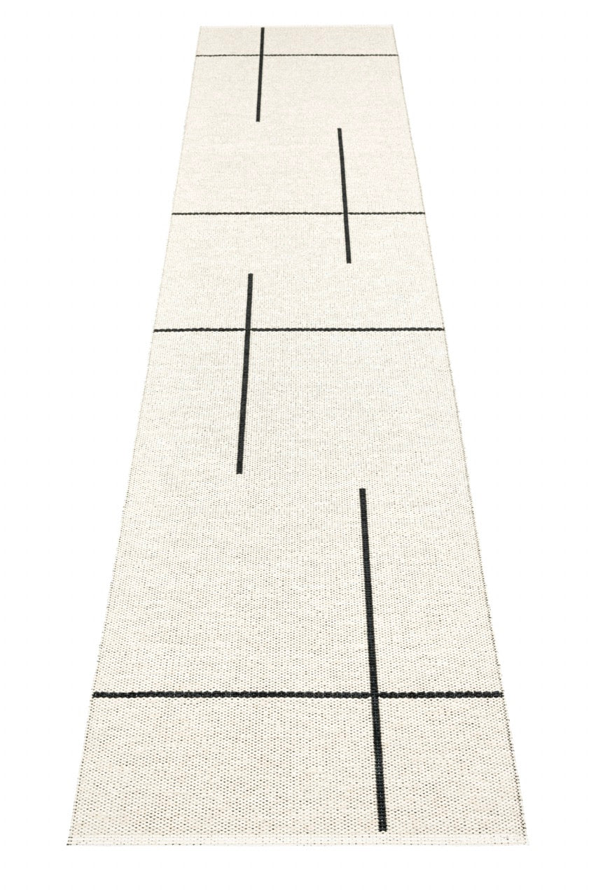 Pappelina-Teppich-Fred-Black