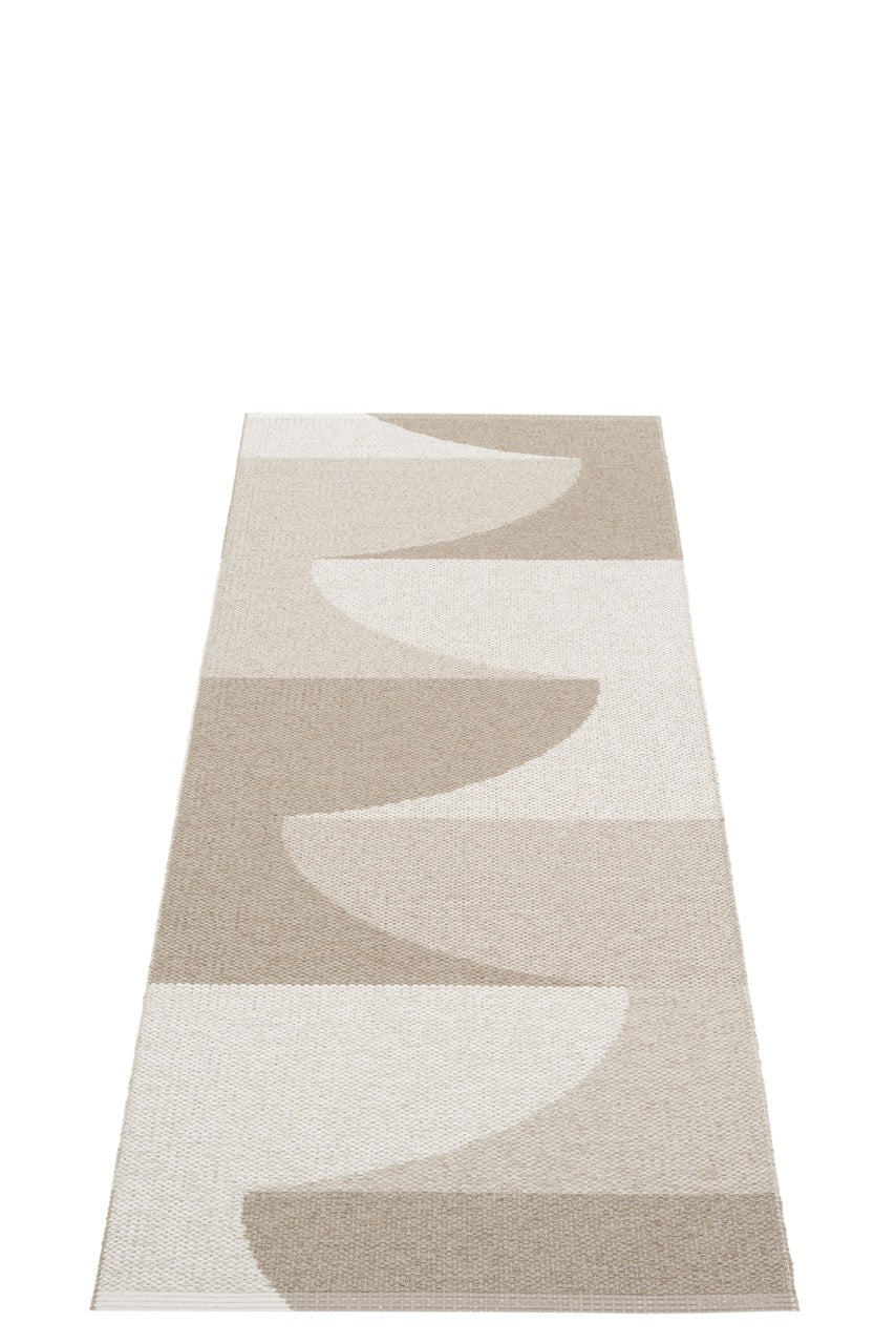 Pappelina-Hill-Dark-Linen-Carpet