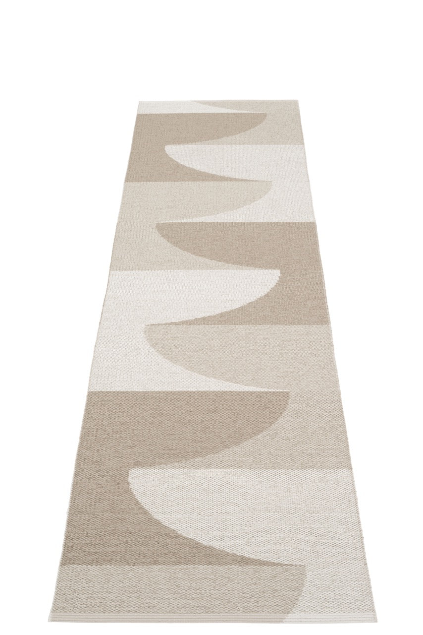 Pappelina-Hill-Dark-Linen-Carpet