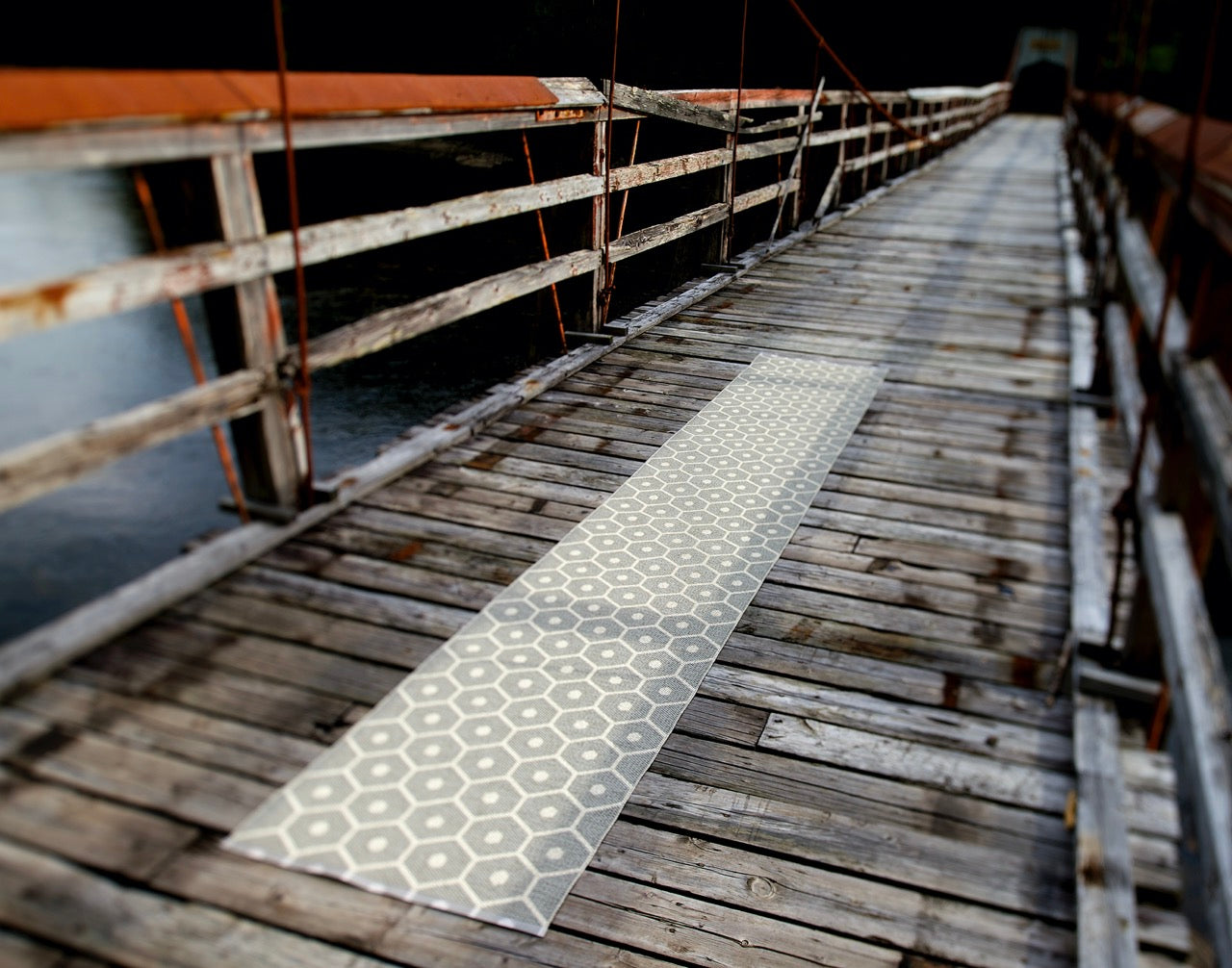 Pappelina-Teppich-Honey-Warm-Grey-Vanilla