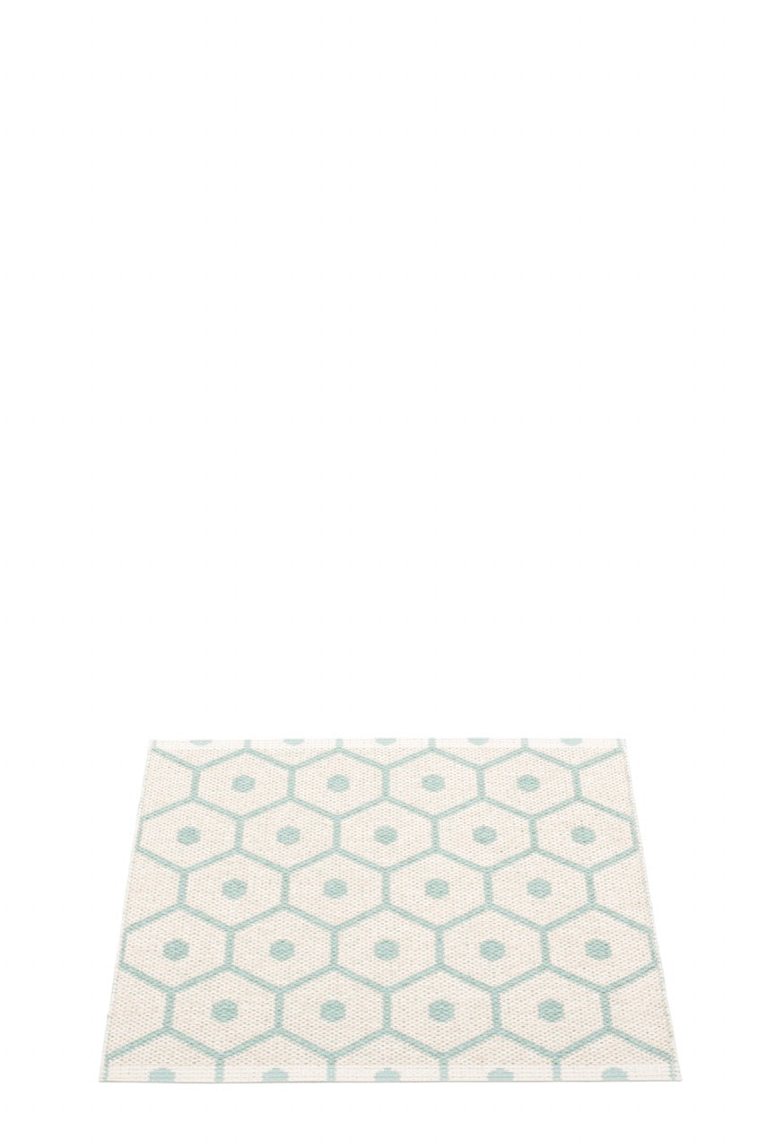 Pappelina-Teppich-Honey-Pale-Turquoise-Vanilla