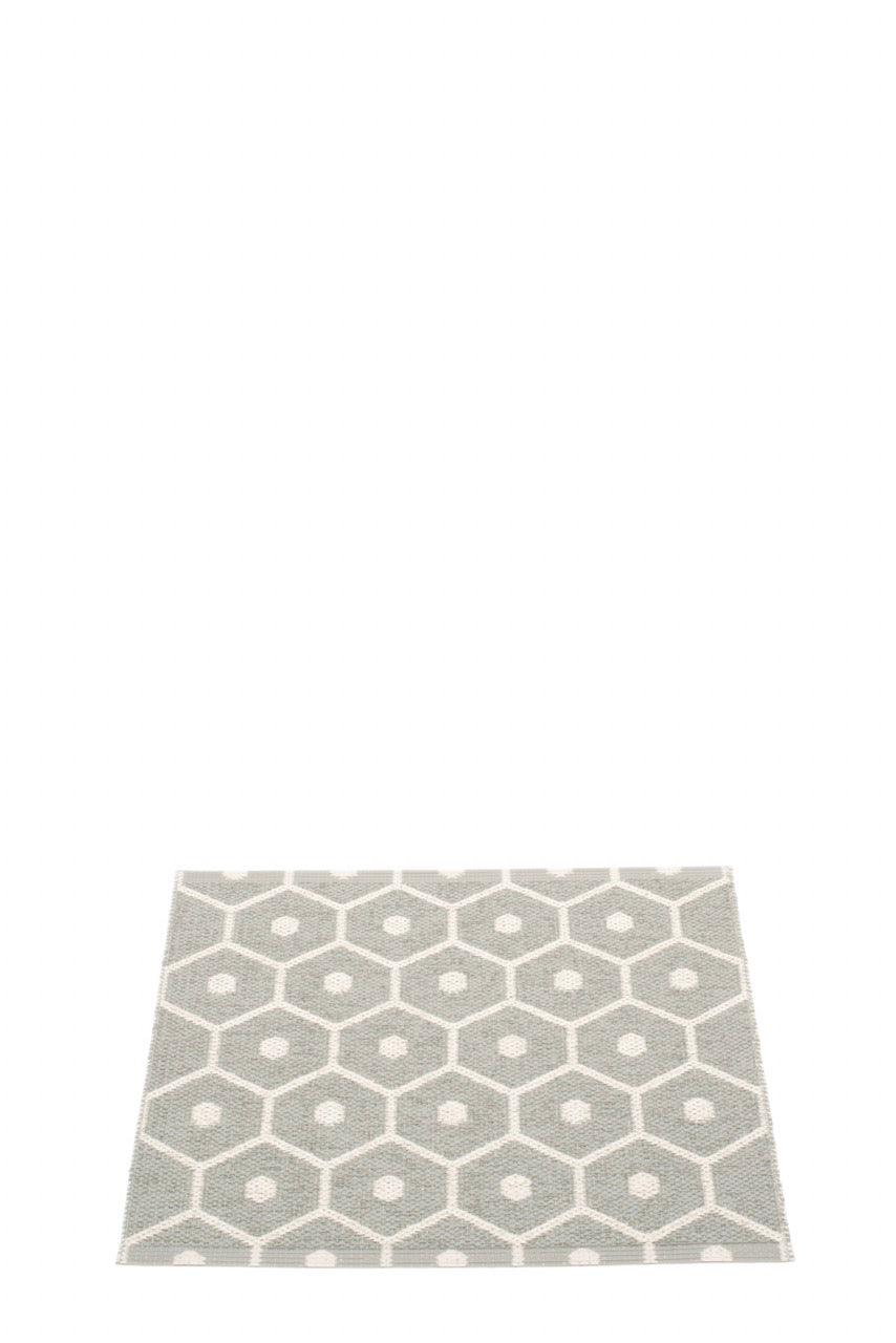 Pappelina-Teppich-Honey-Warm-Grey-Vanilla