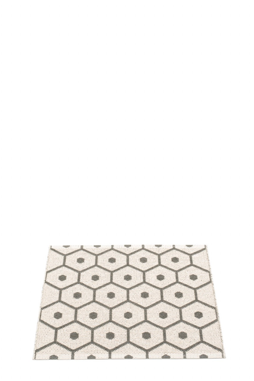 Pappelina-Honey-Teppich-Charcoal-Vanilla