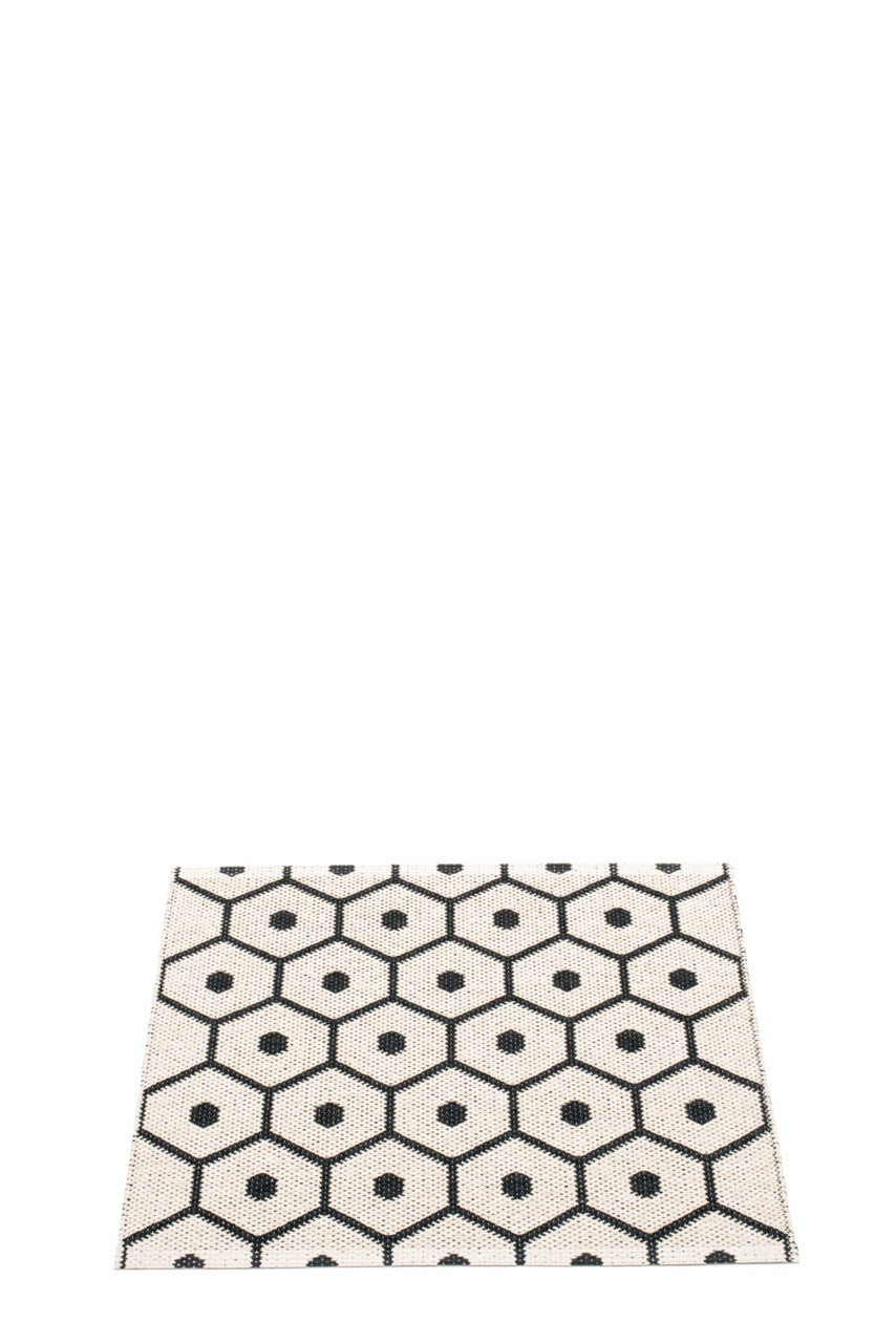 Tapis Pappelina Miel Noir Vanille