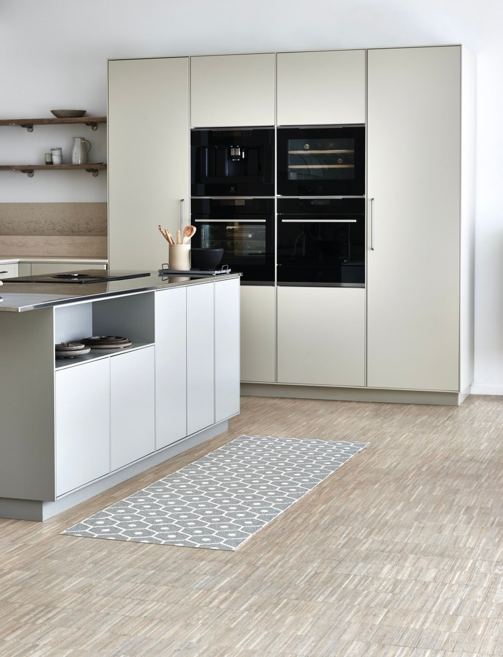 Pappelina-Teppich-Honey-Warm-Grey-Vanilla