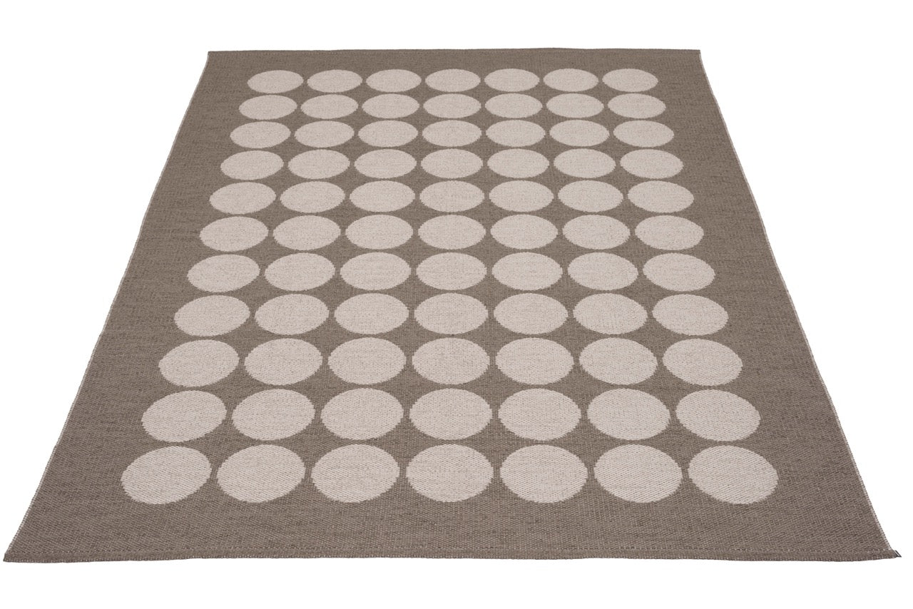 Pappelina-Hugo-Walnut-Carpet